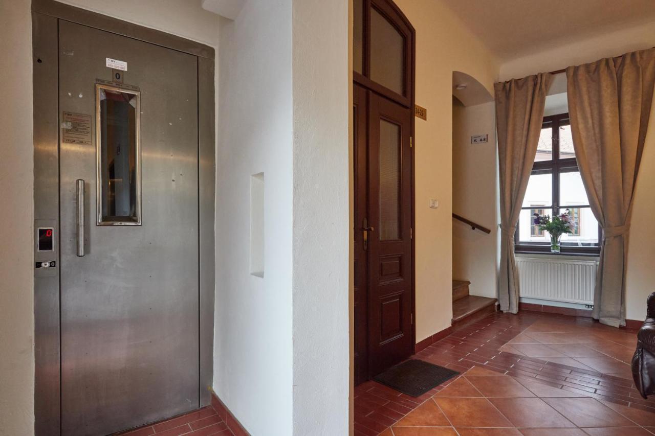 Vivaldi Apartments ミクロフ エクステリア 写真